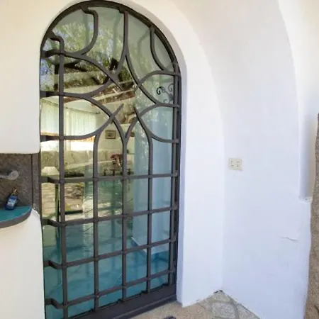 Сasa de vacaciones Charming House Near With Shared Pool Porto Rotondo