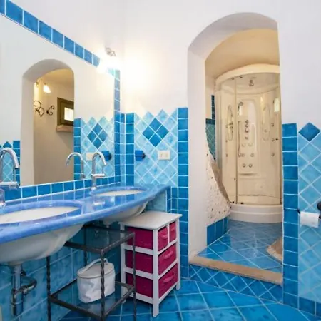 Garden Villa: Poolside Retreat Near Holiday home