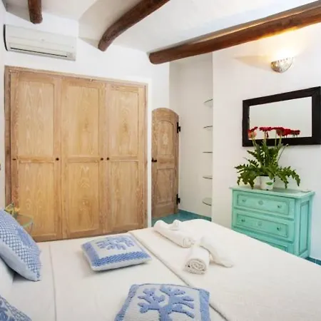 Garden Villa: Poolside Retreat Near *