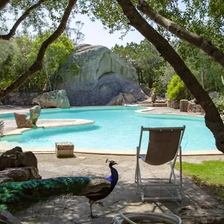 Holiday home Garden Villa: Poolside Retreat Near *