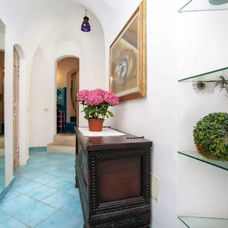 Holiday home Garden Villa: Poolside Retreat Near *