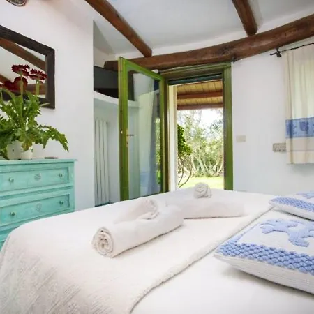 Сasa de vacaciones Charming House Near With Shared Pool Porto Rotondo