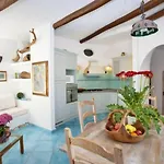Charming House Near With Shared Pool *