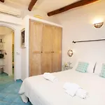 Charming House Near With Shared Pool