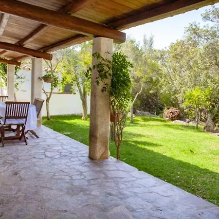 Дом отдыха Charming House Near With Shared Pool Порто-Ротондо