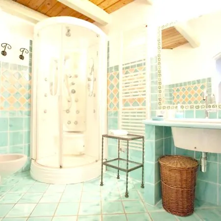 Charming House Near With Shared Pool Порто-Ротондо
