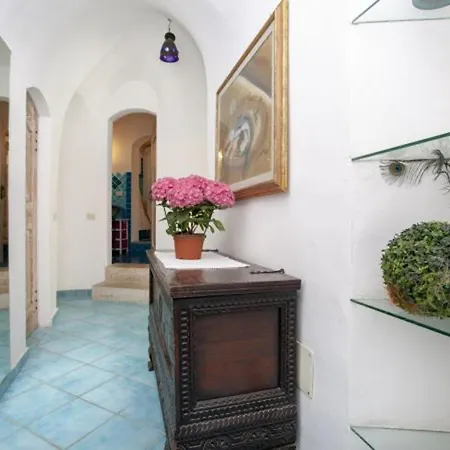Dom wakacyjny Charming House Near With Shared Pool *