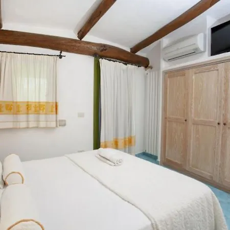 Charming House Near With Shared Pool Porto Rotondo