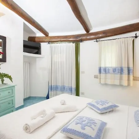 Charming House Near With Shared Pool Dom wakacyjny Porto Rotondo