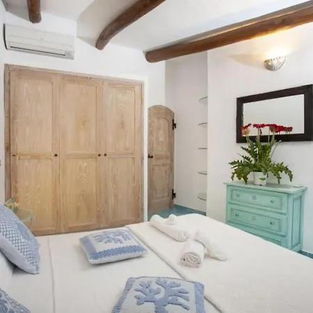 Garden Villa: Poolside Retreat Near Porto Rotondo