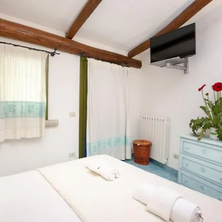Dom wakacyjny Charming House Near With Shared Pool Porto Rotondo
