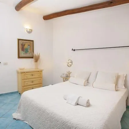Dom wakacyjny Charming House Near With Shared Pool *