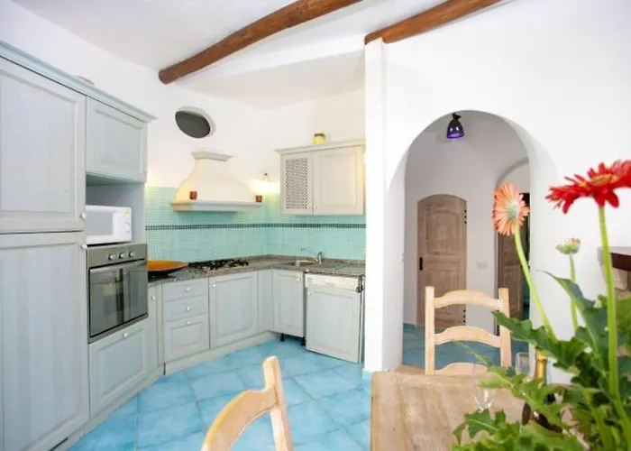Vakantiehuis Charming House Near With Shared Pool