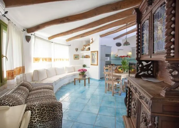 Charming House Near With Shared Pool Vakantiehuis *
