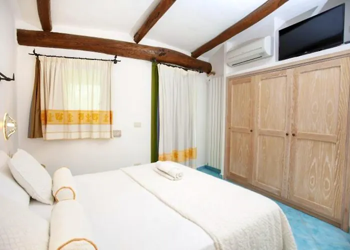 Charming House Near With Shared Pool Vakantiehuis