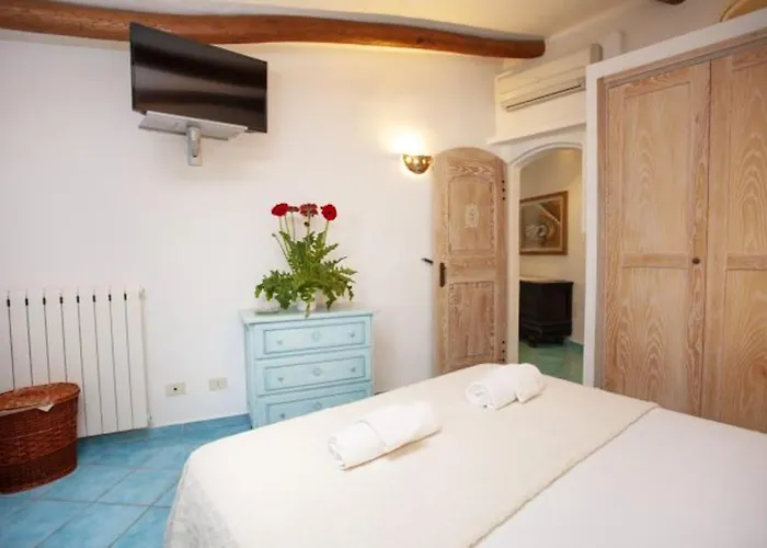 Charming House Near With Shared Pool Porto Rotondo