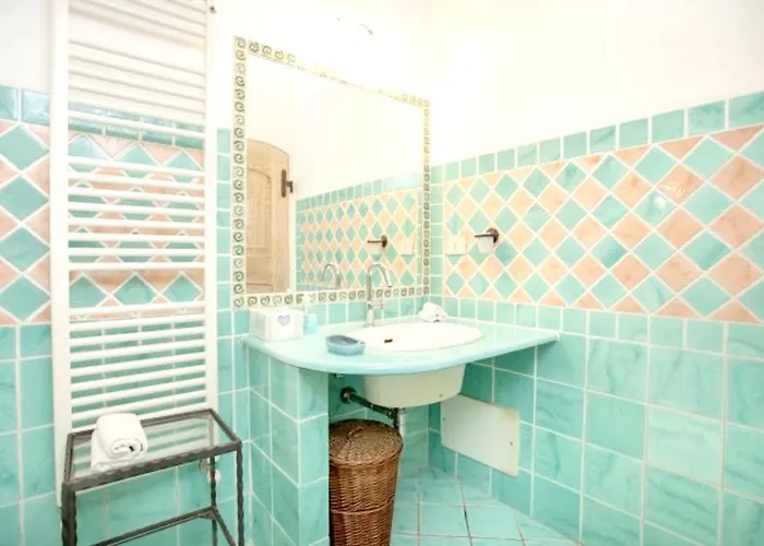 Charming House Near With Shared Pool Vakantiehuis