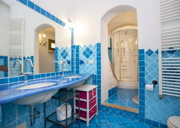 Charming House Near With Shared Pool Vakantiehuis
