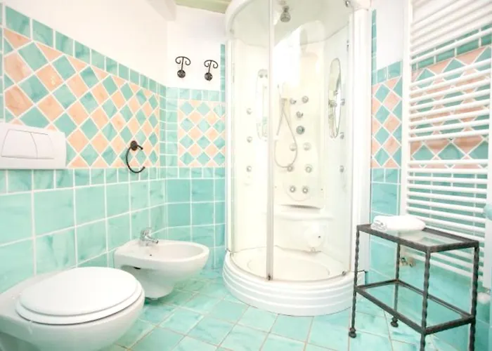 Vakantiehuis Charming House Near With Shared Pool *